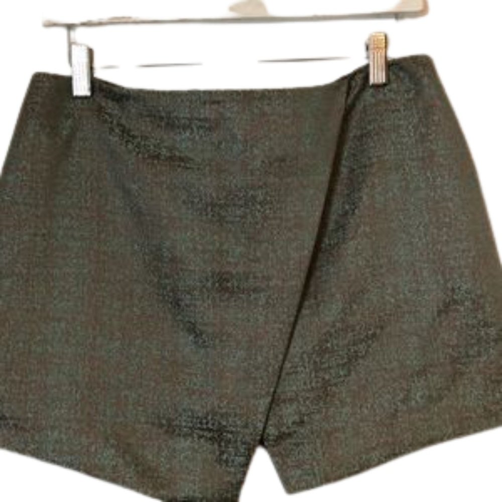 Nameless Mini skirt, front split zipper back. SZ:M